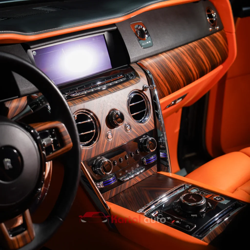 roll royce ghost dashboard upholstery